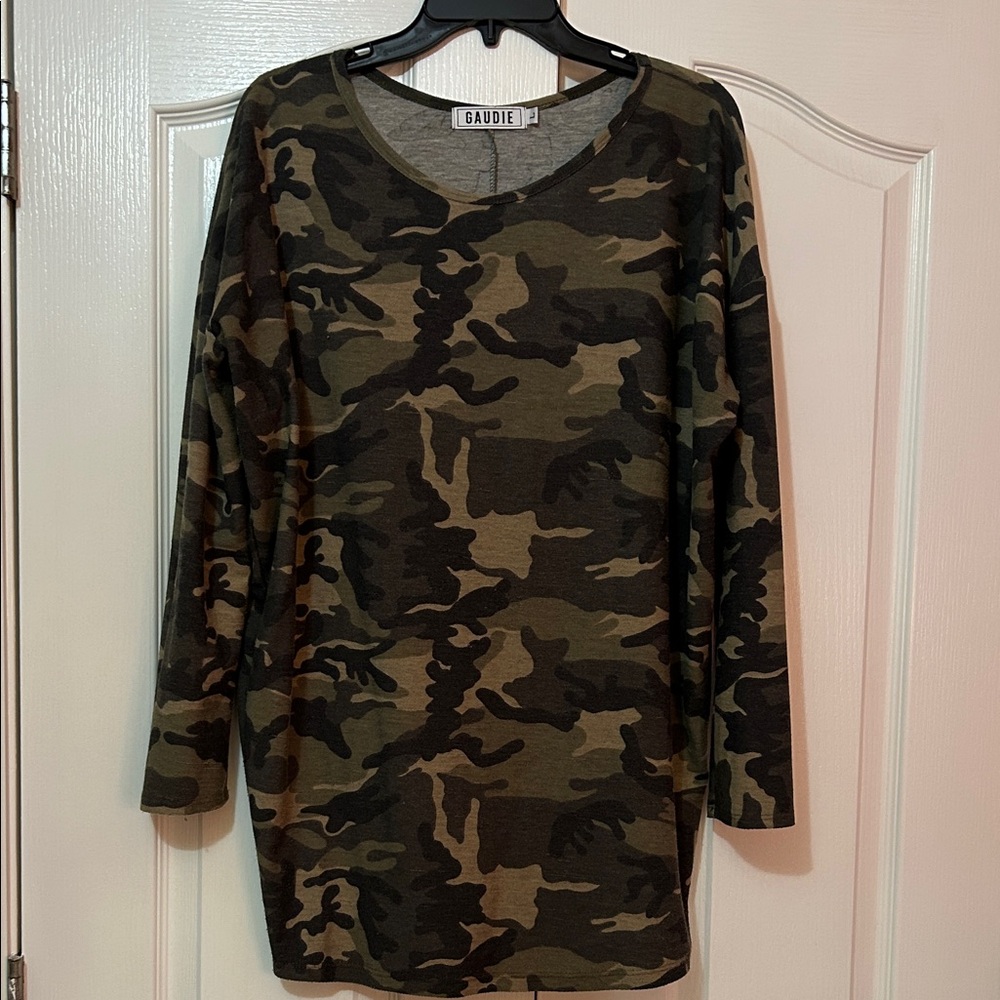 Gaudie size Large camouflage long sleeve shirt
